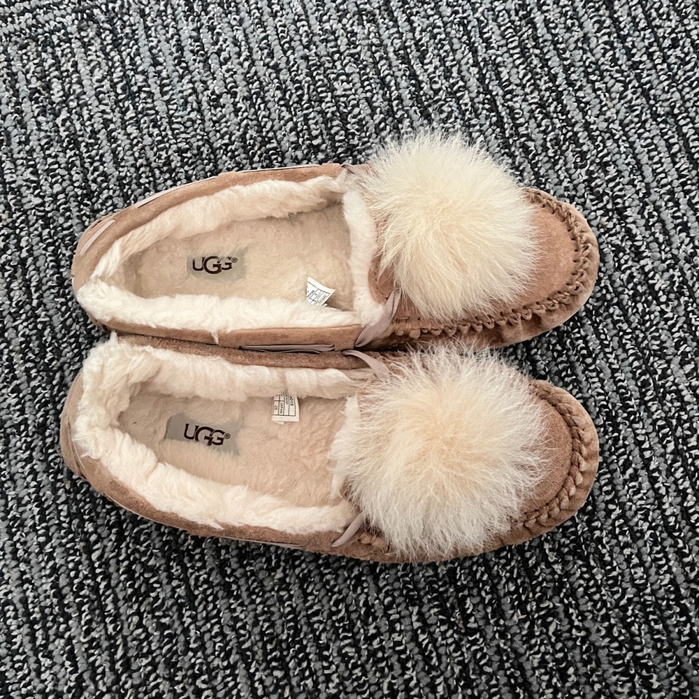 UGG